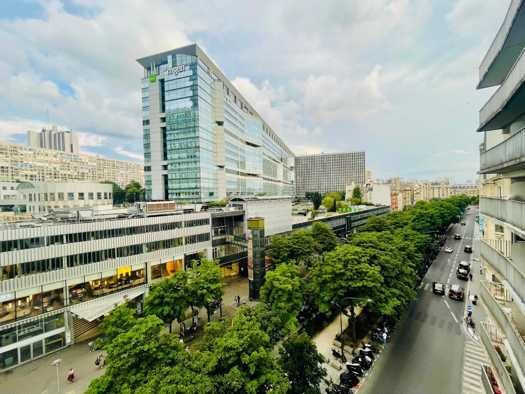 Montparnasse 3 * Paris